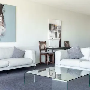 https://clarion-suites-mullaloo-beach.hotelsperth.org